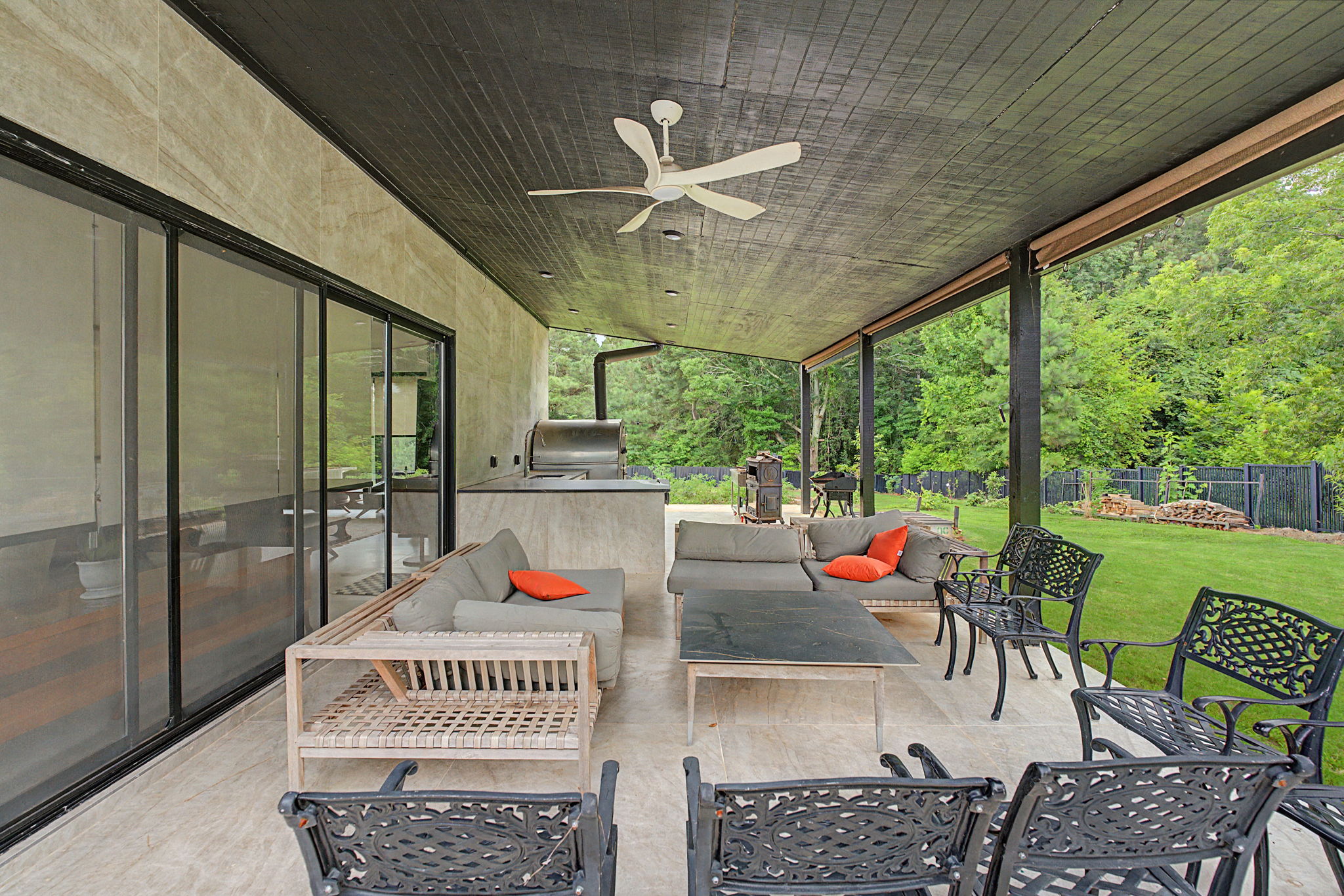 Covered outdoor entertaining terrace